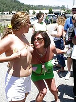 milfs mini skirts